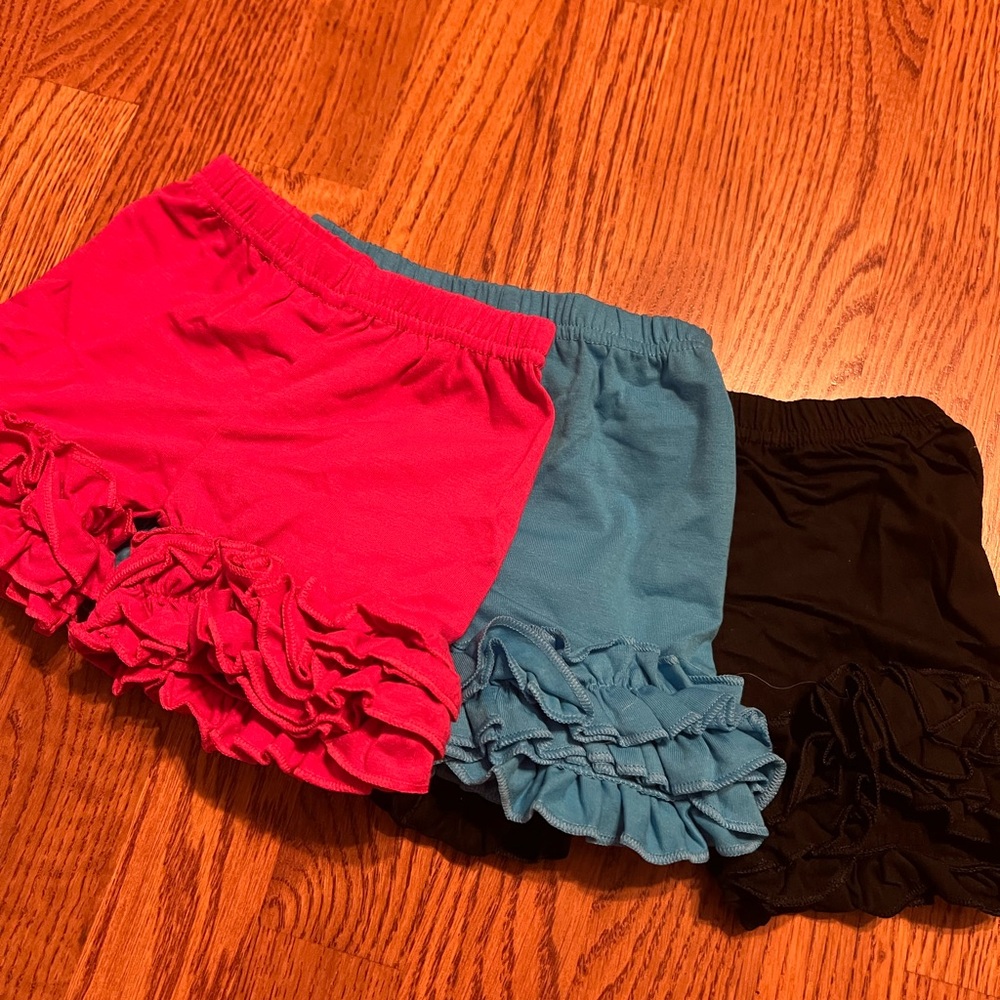 🆕Double Ruffled Shorts Set of 3